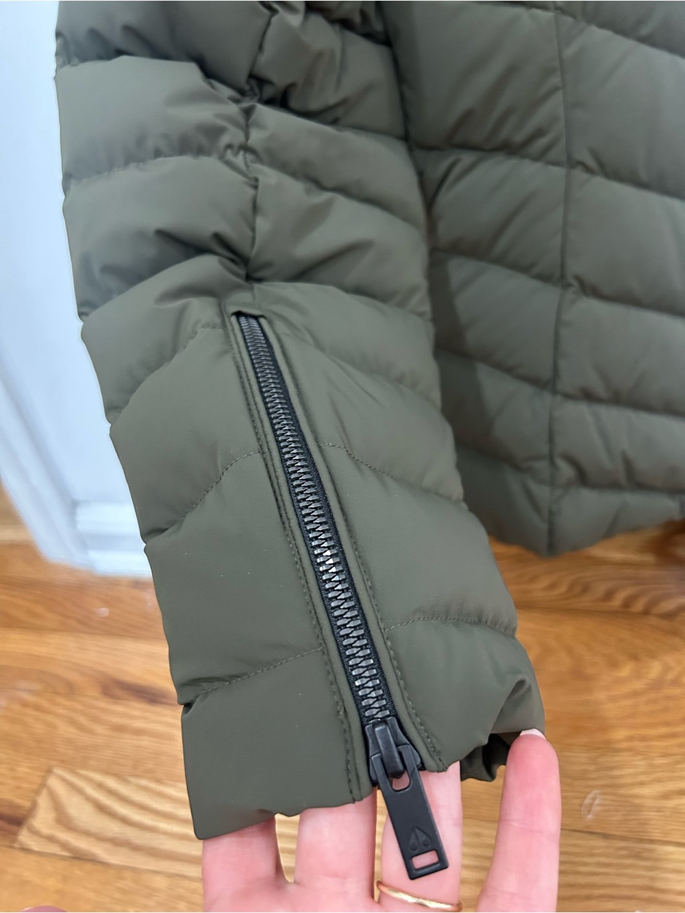 NWT Moose Knuckles Elora Down Jacket Dark Olive Large $745 - Picture 11 of 13